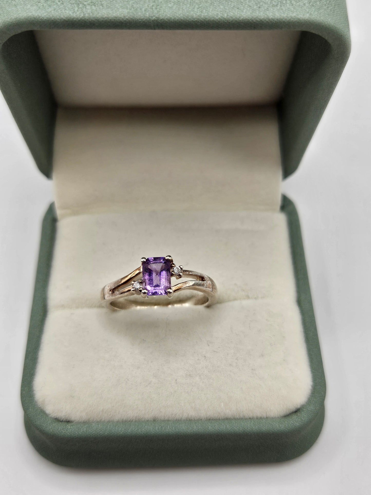 Silver amethyst ring