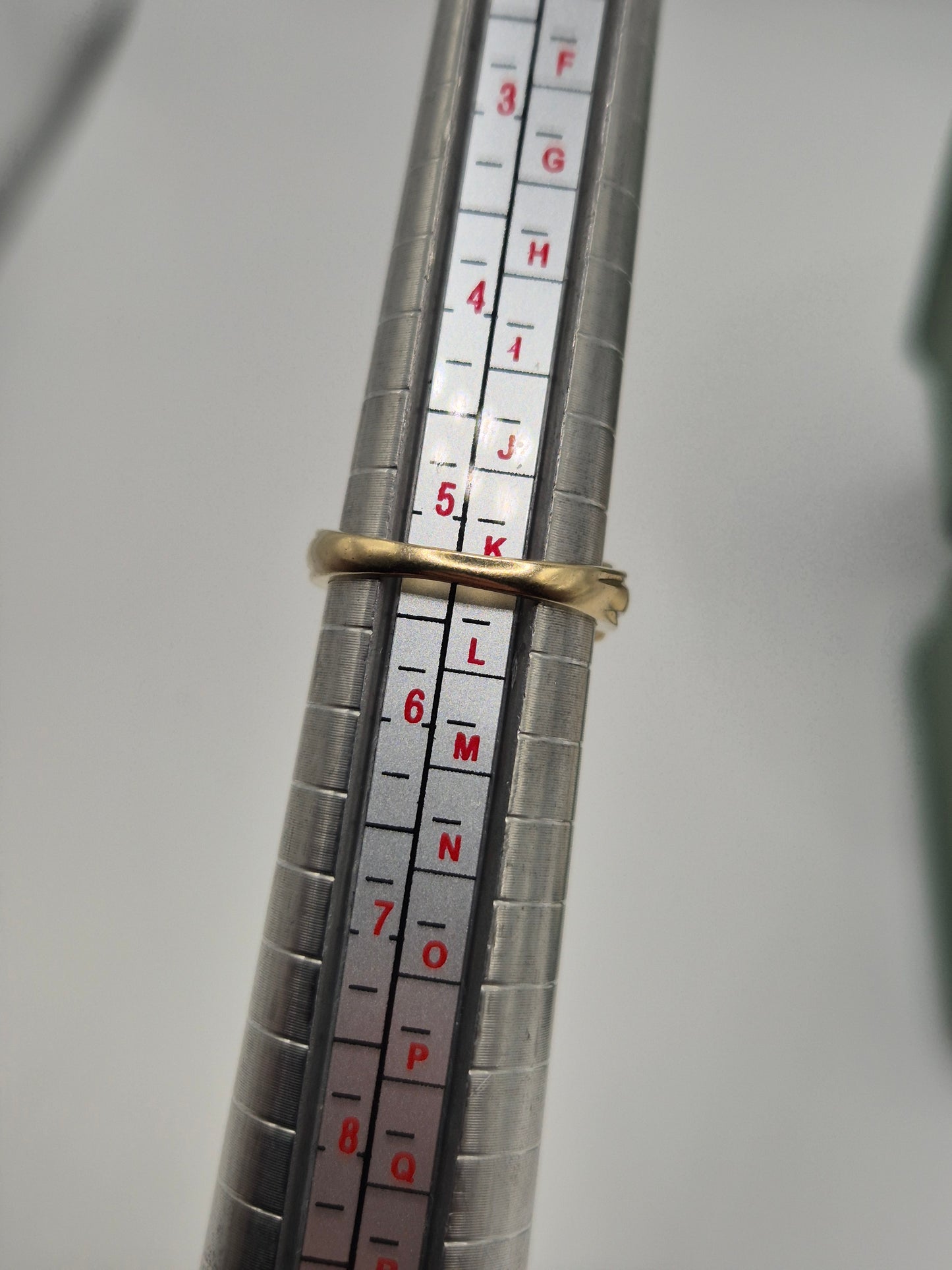 9ct gold tanzanite ring