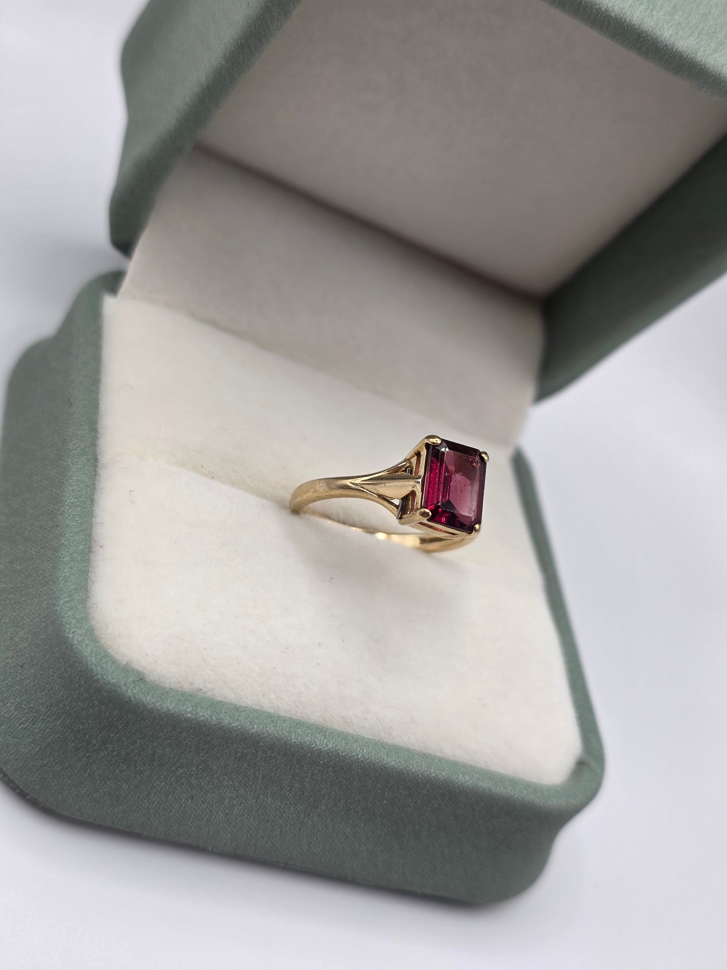 9ct gold tourmaline ring