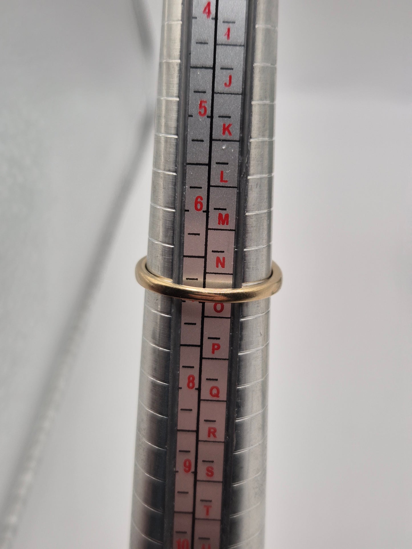 9ct gold malachite and diamond ring