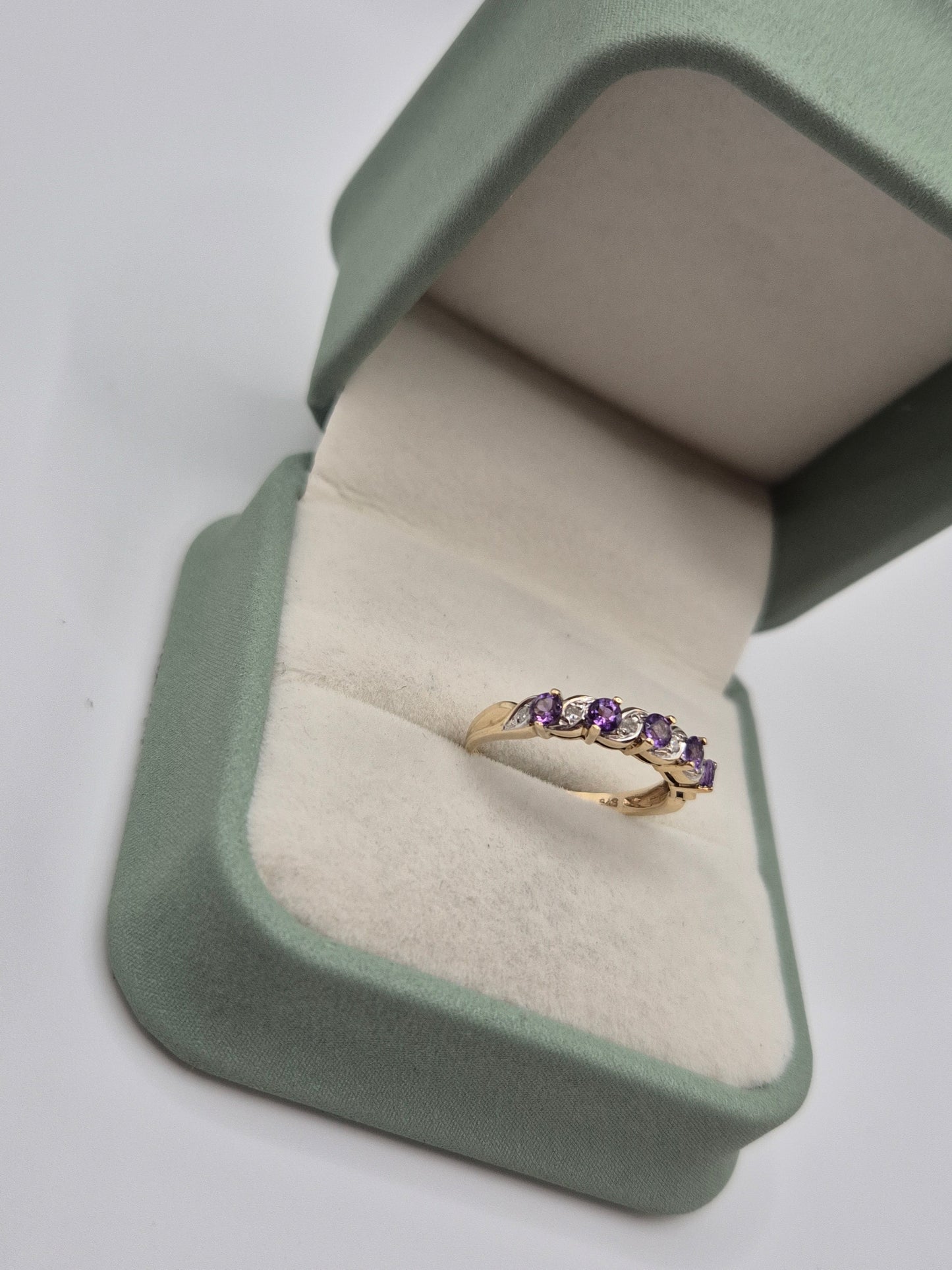 9ct gold amethyst and diamond ring
