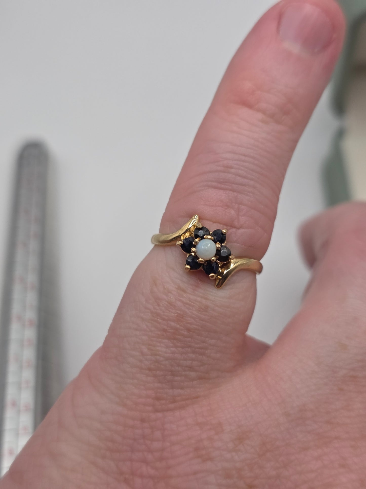 9ct gold opal and sapphire ring