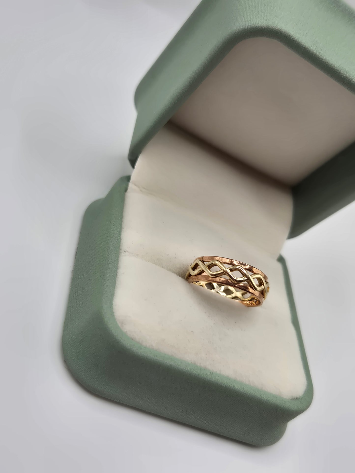 9ct two tone gold clogau ring
