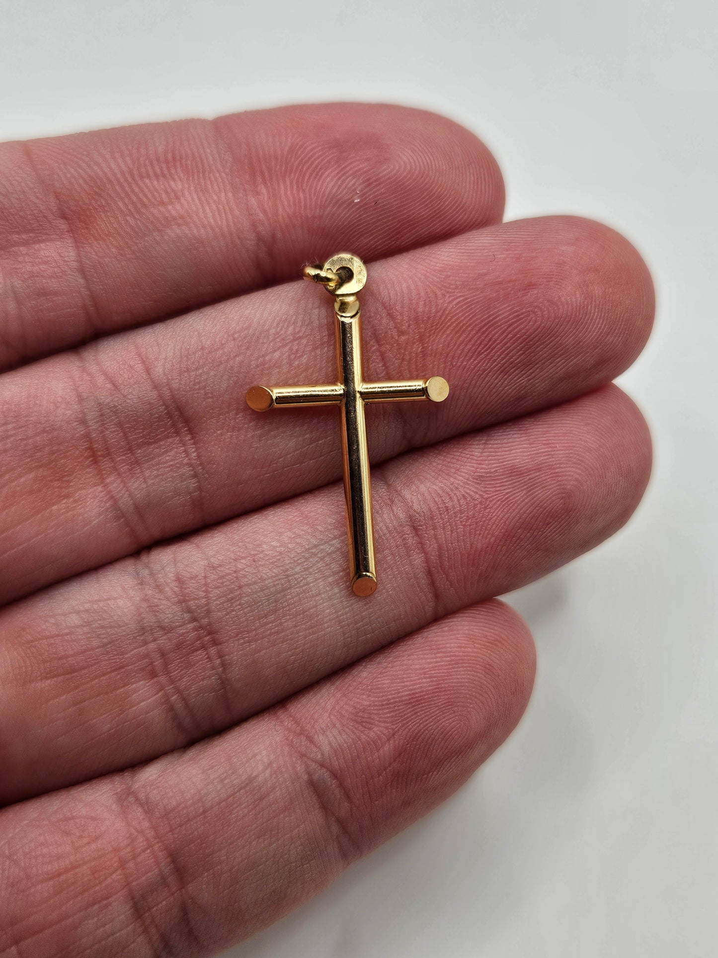 9ct gold cross pendant