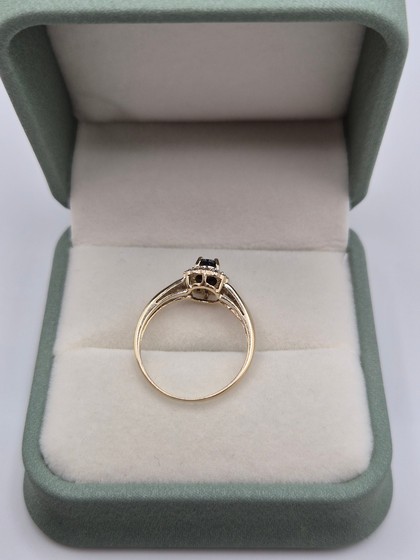 9ct gold sapphire and diamond ring