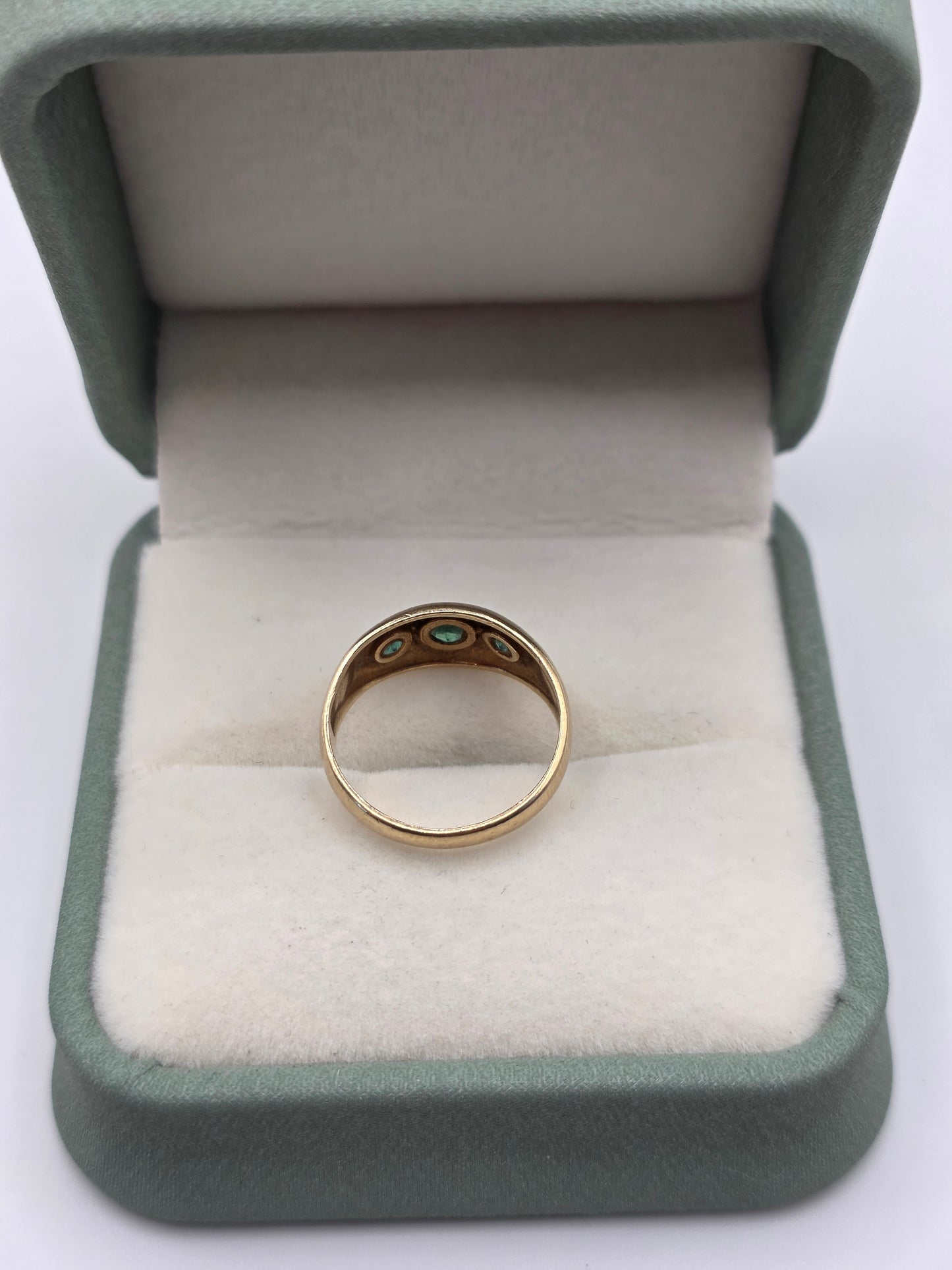 9ct gold emerald star gypsy ring