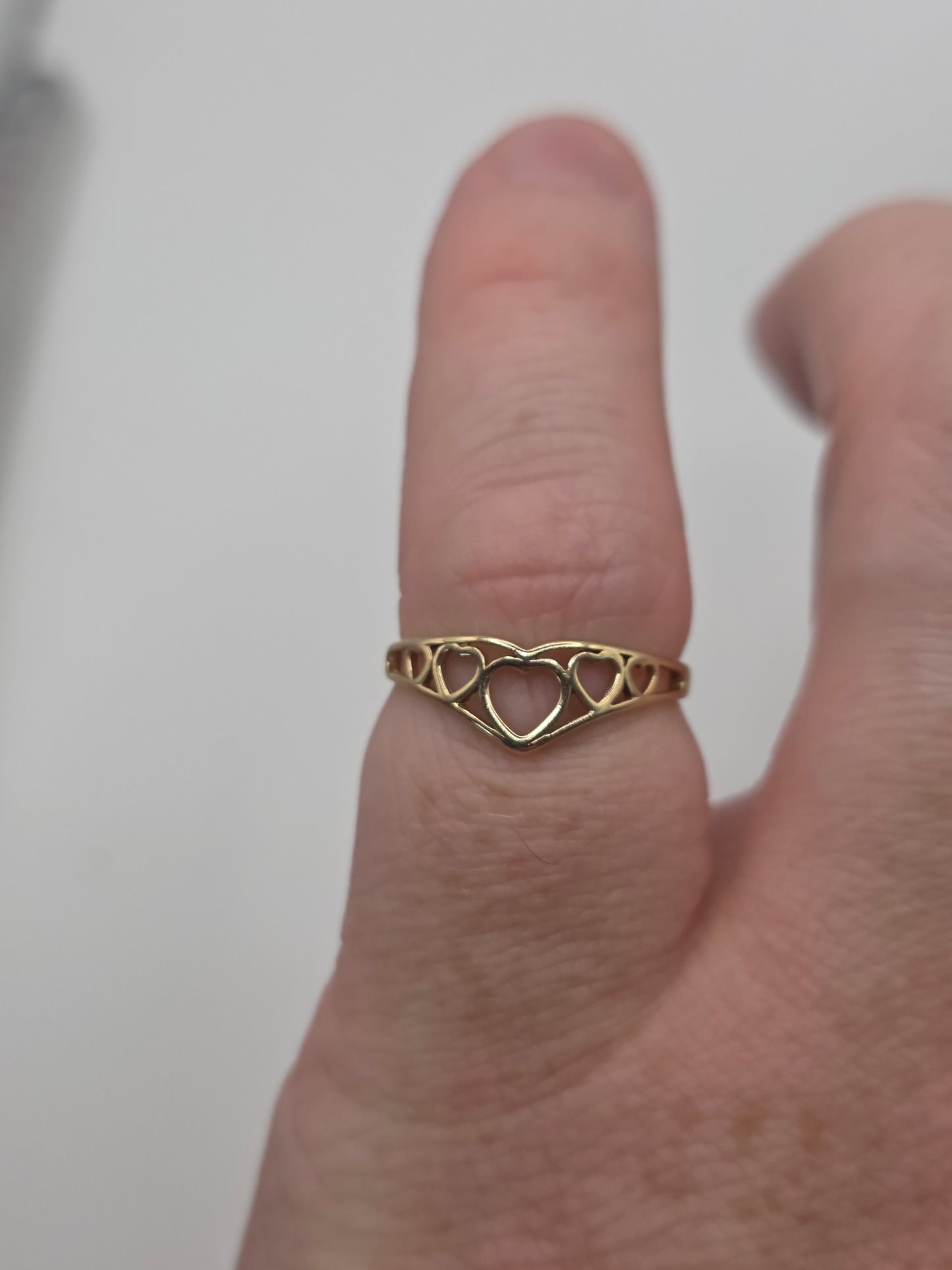 9ct gold heart wishbone ring