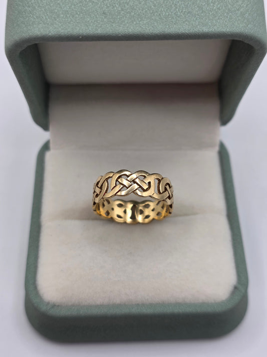 9ct gold celtic ring