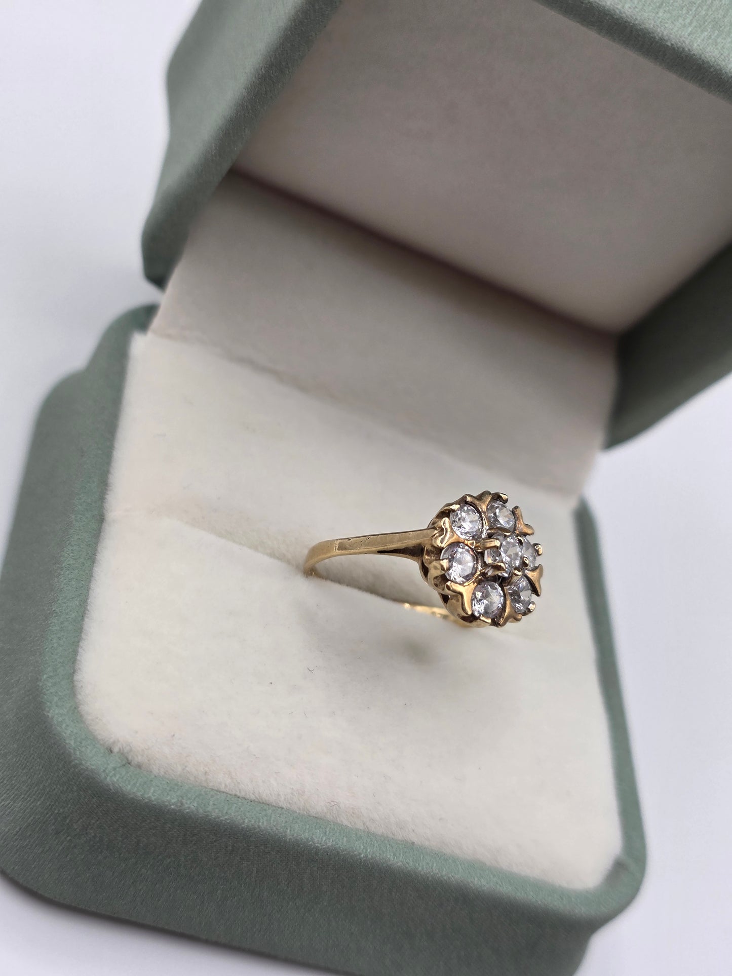 9ct gold cz ring
