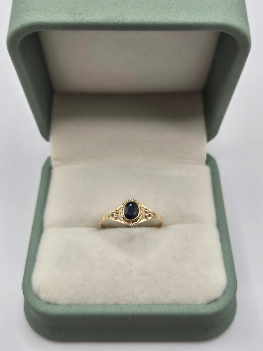 9ct gold sapphire ring
