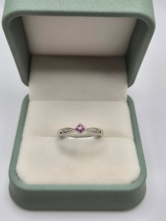 9ct white gold pink topaz and diamond ring