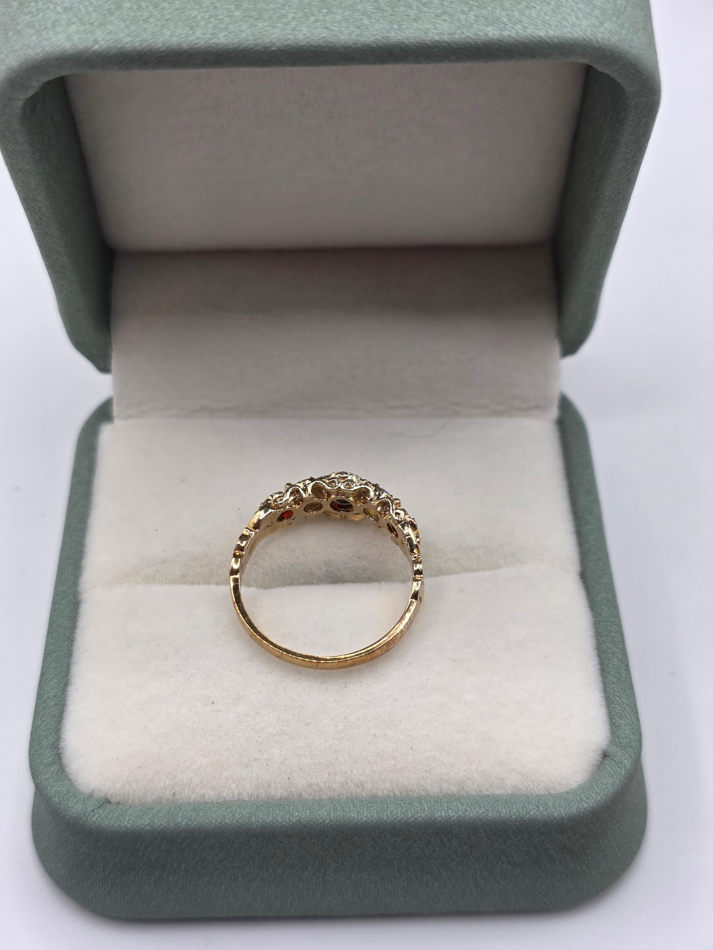 9ct gold garnet and opal ring