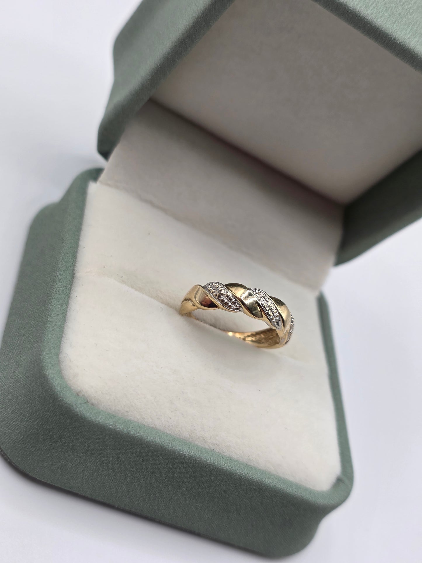 9ct gold diamond croissant ring