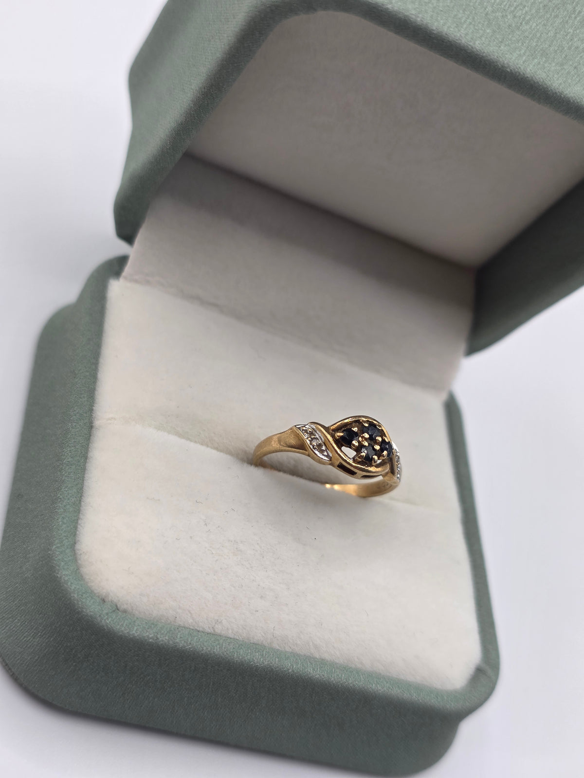 9ct gold sapphire and diamond ring