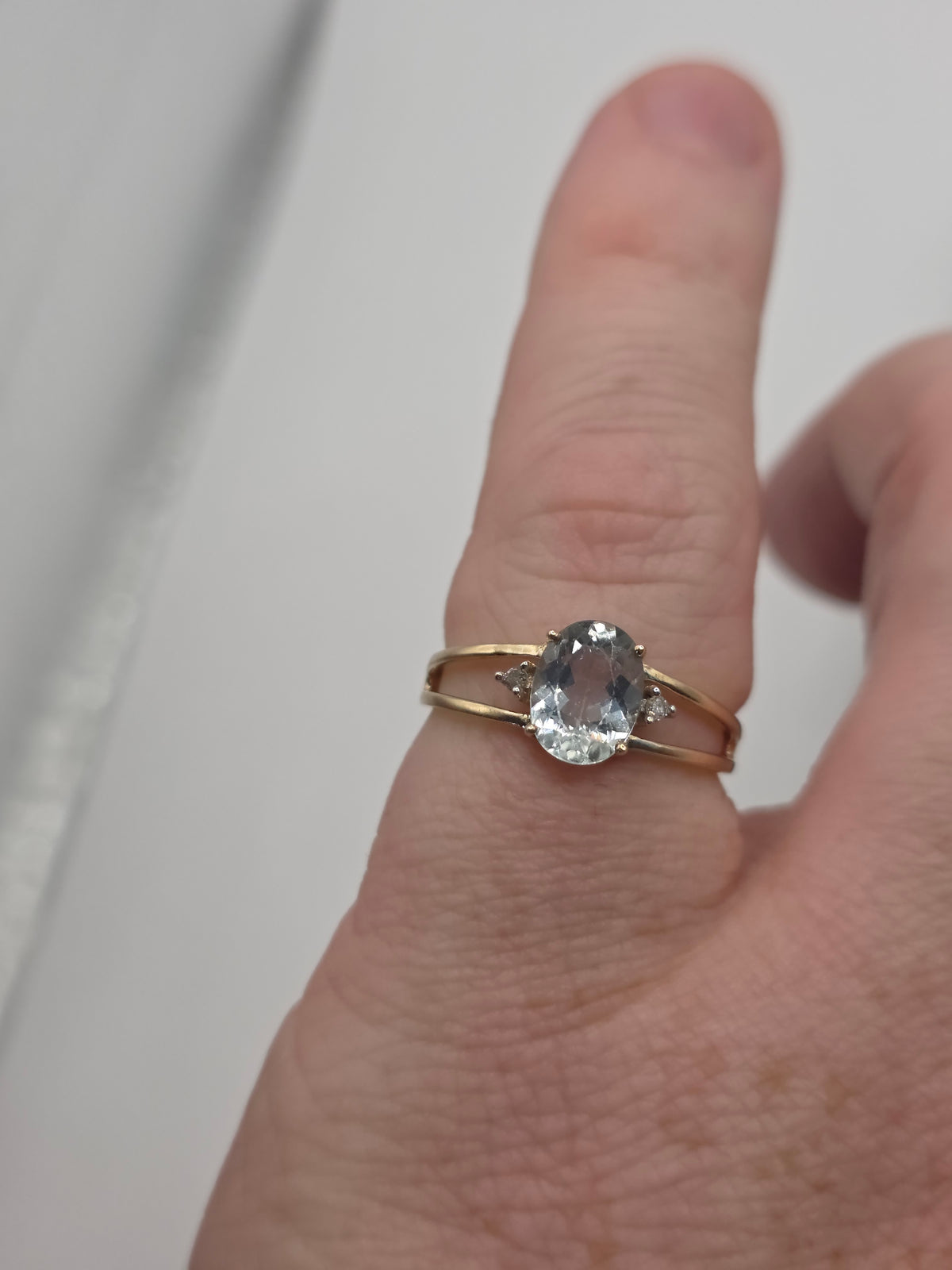 9ct gold aquamarine and diamond ring