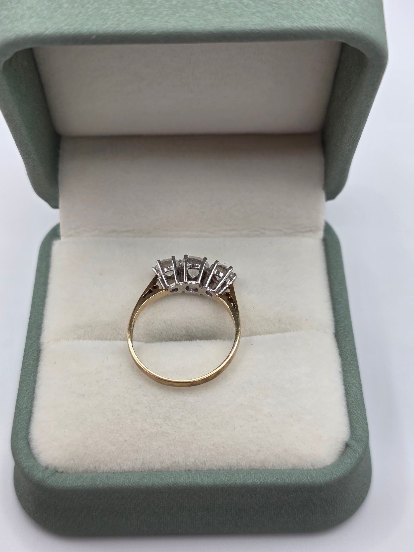 9ct gold cz ring