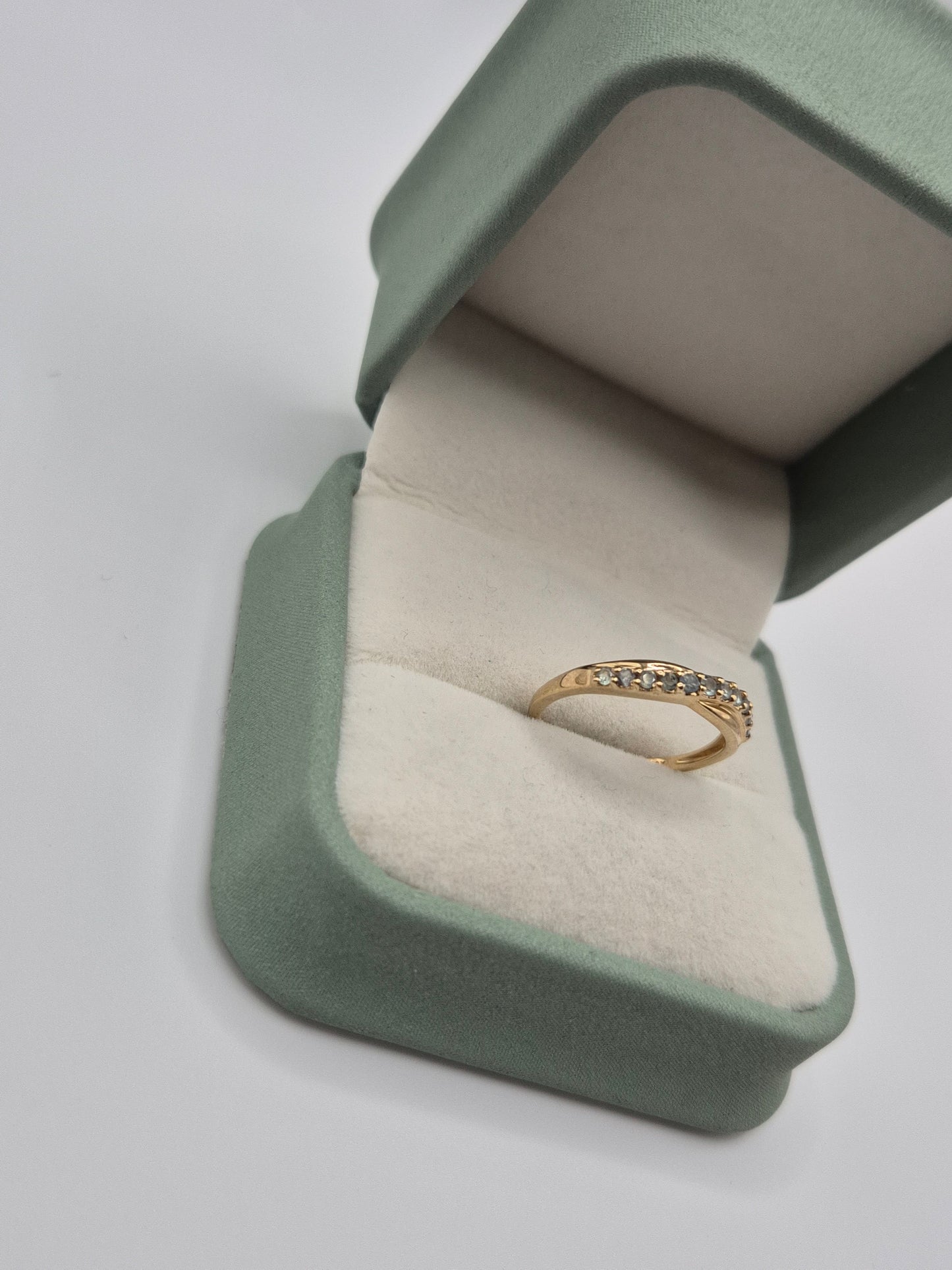 9ct gold emerald ring