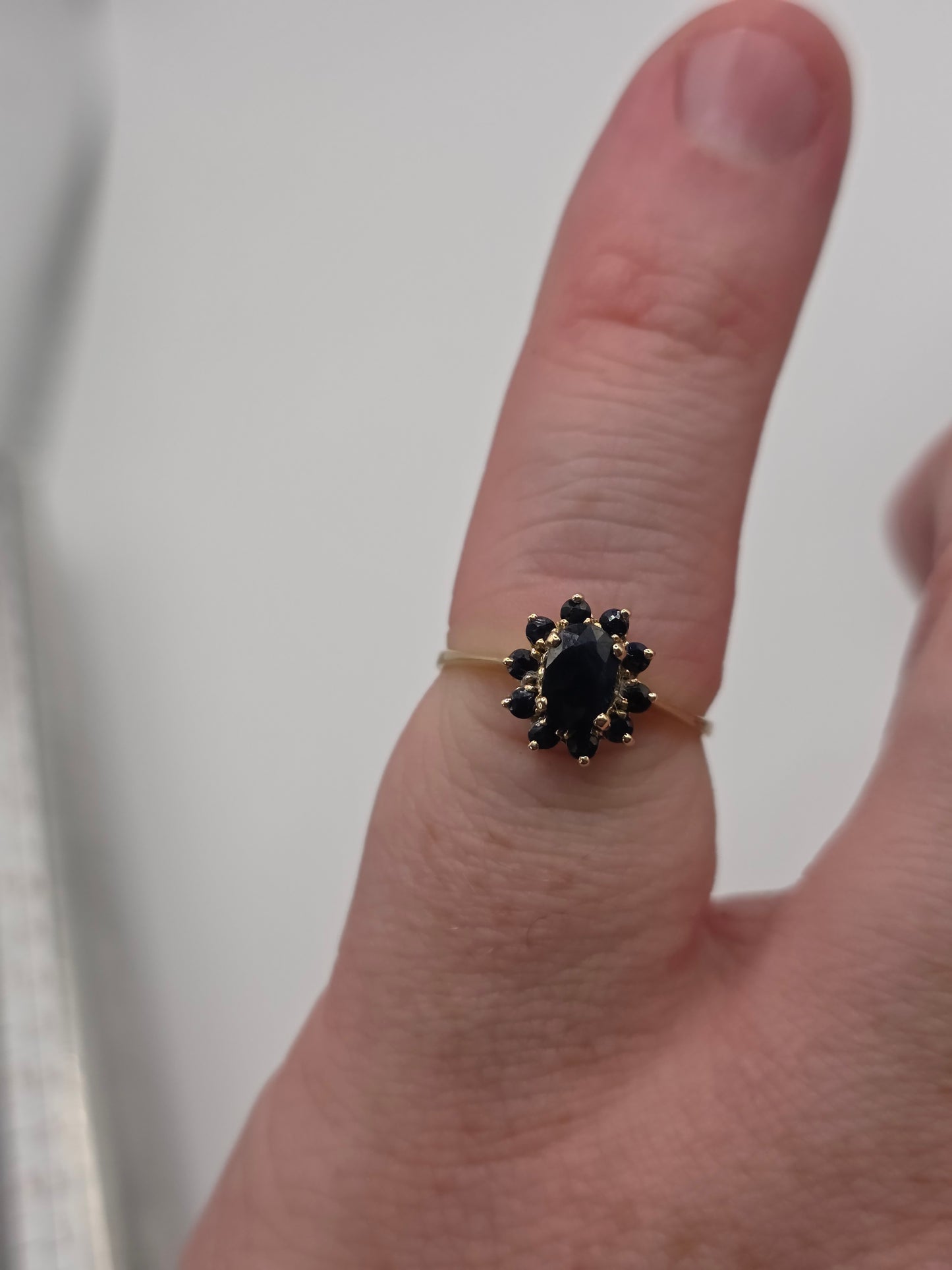 9ct gold sapphire ring