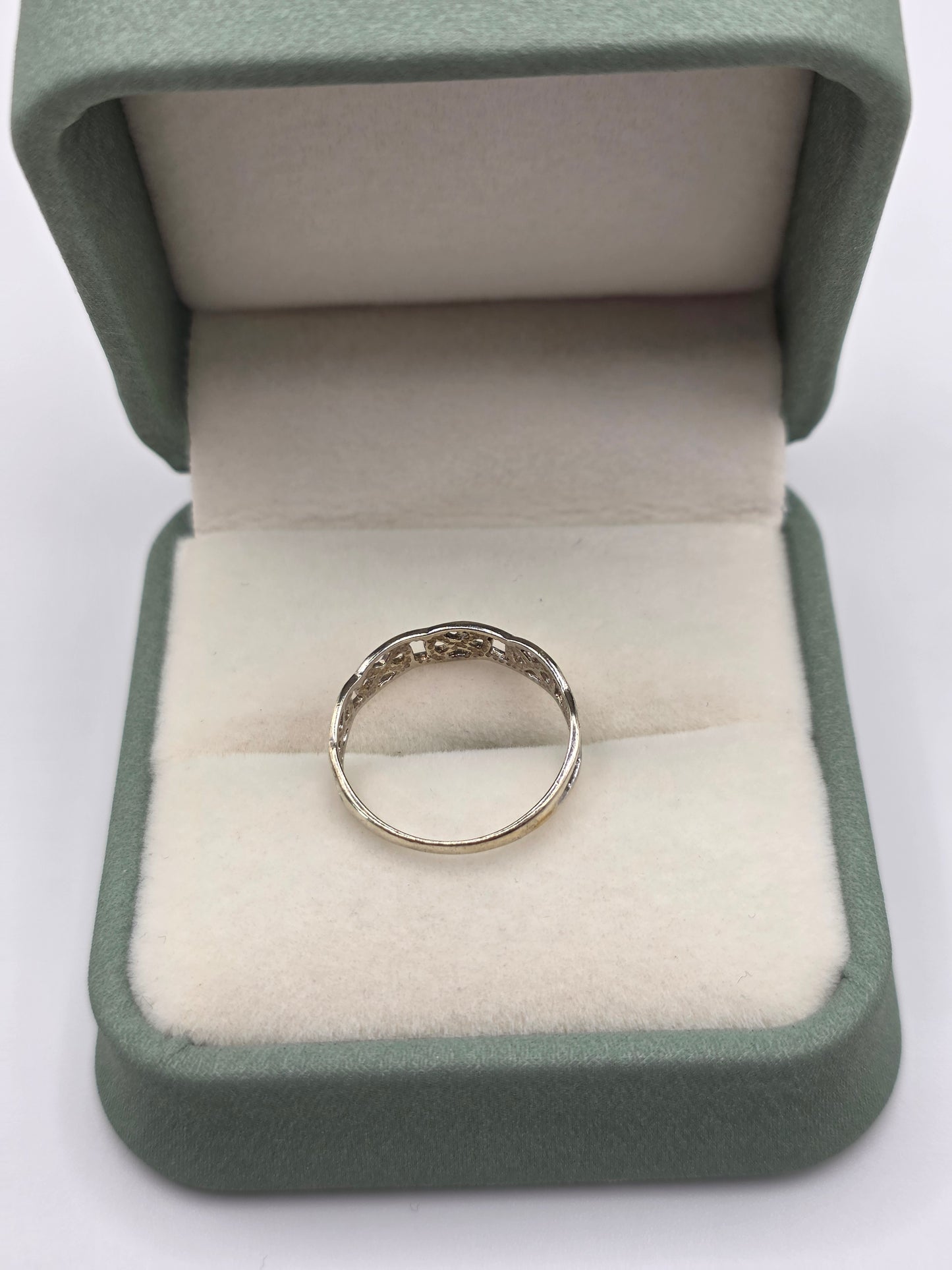 9ct white gold celtic ring
