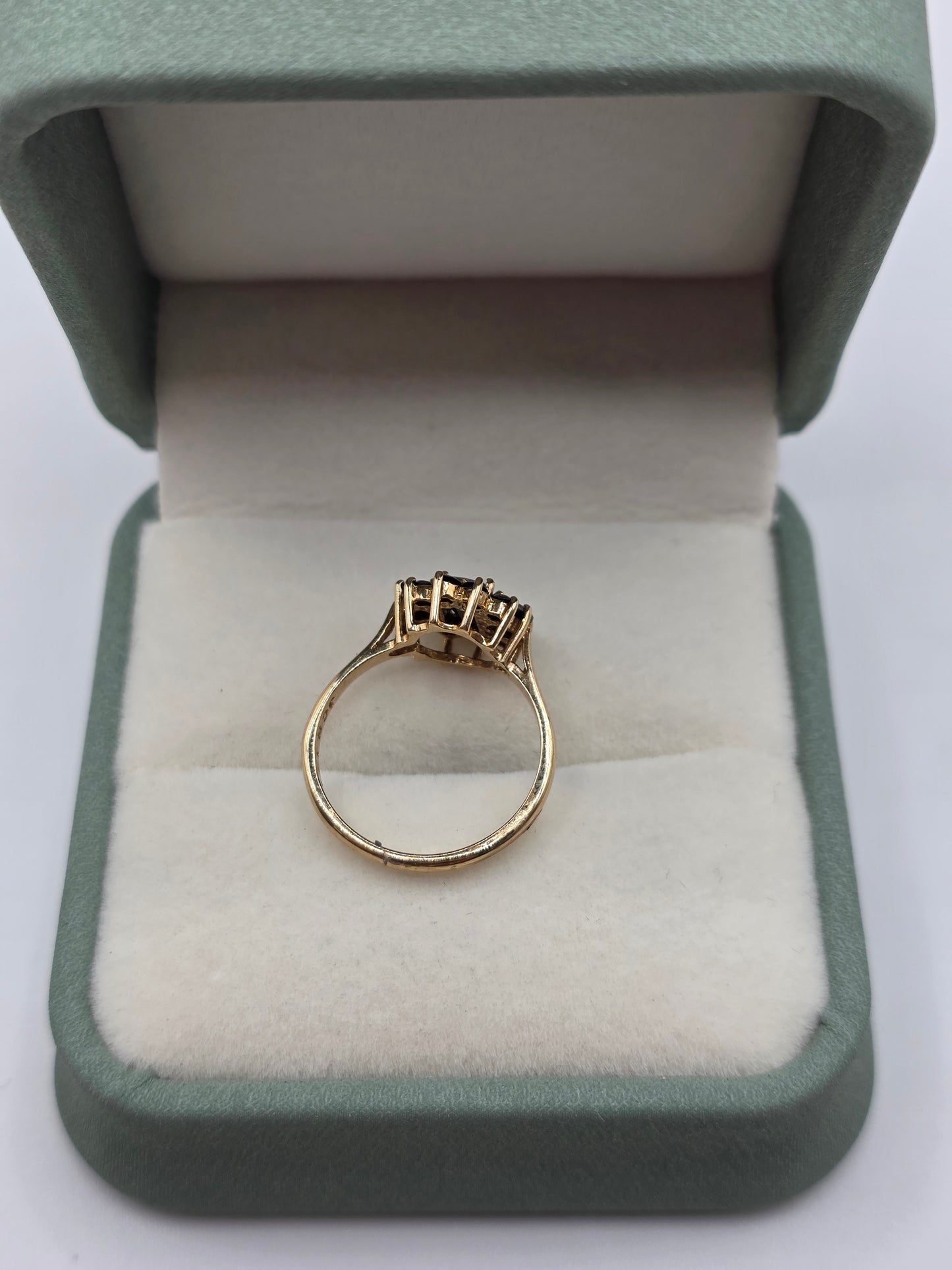 9ct gold sapphire cluster ring
