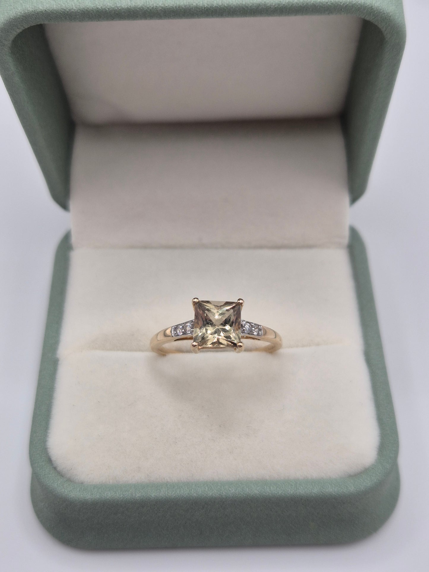 9ct gold green amethyst and zircon ring