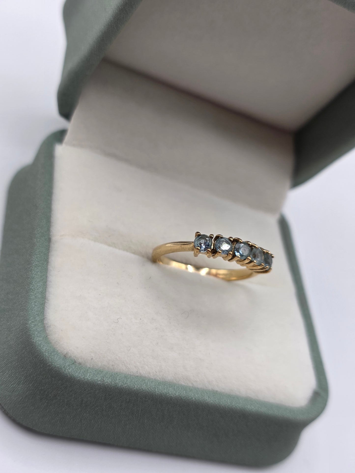 9ct gold topaz ring