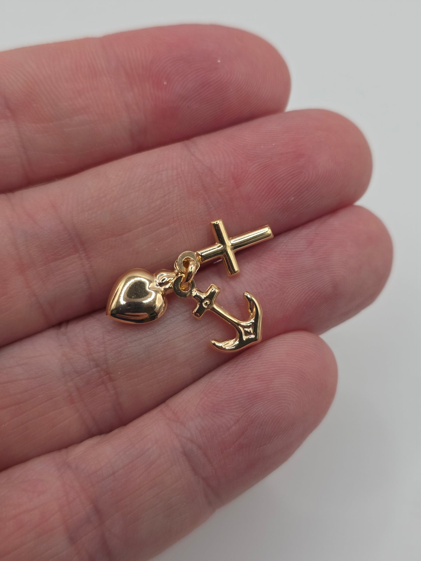 9ct gold hope,faith and charity charm