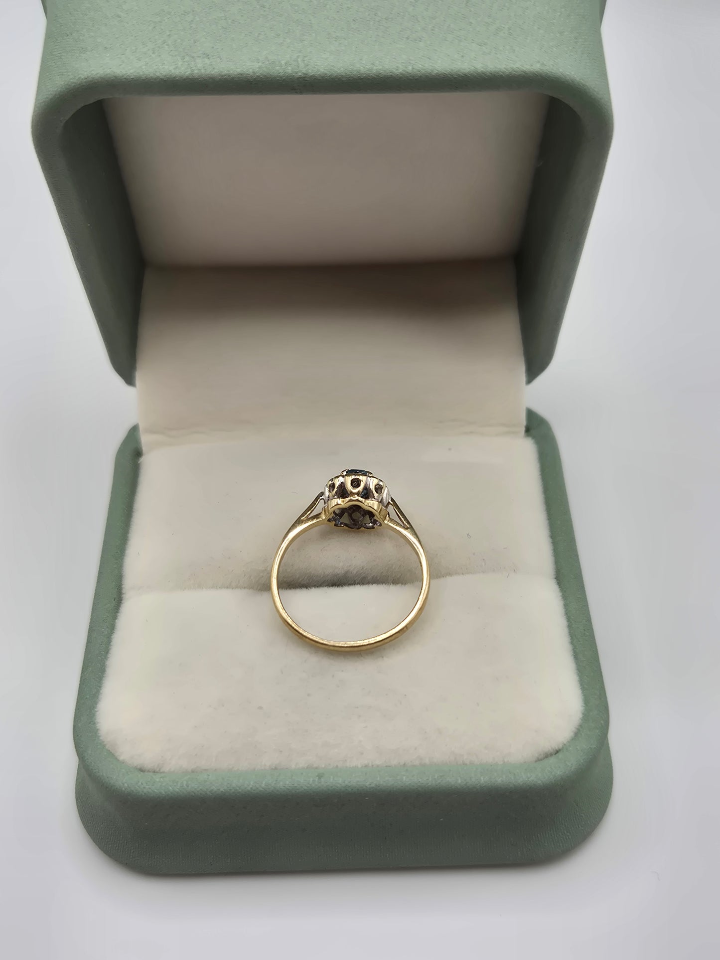 9ct gold topaz and diamond ring