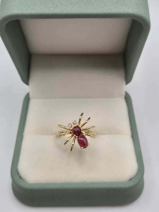 9ct gold cabachon garnet and diamond spider ring