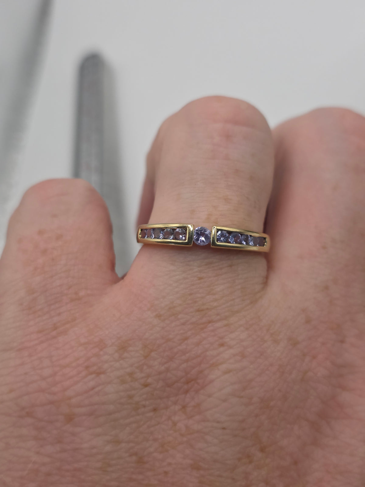 9ct gold tanzanite ring