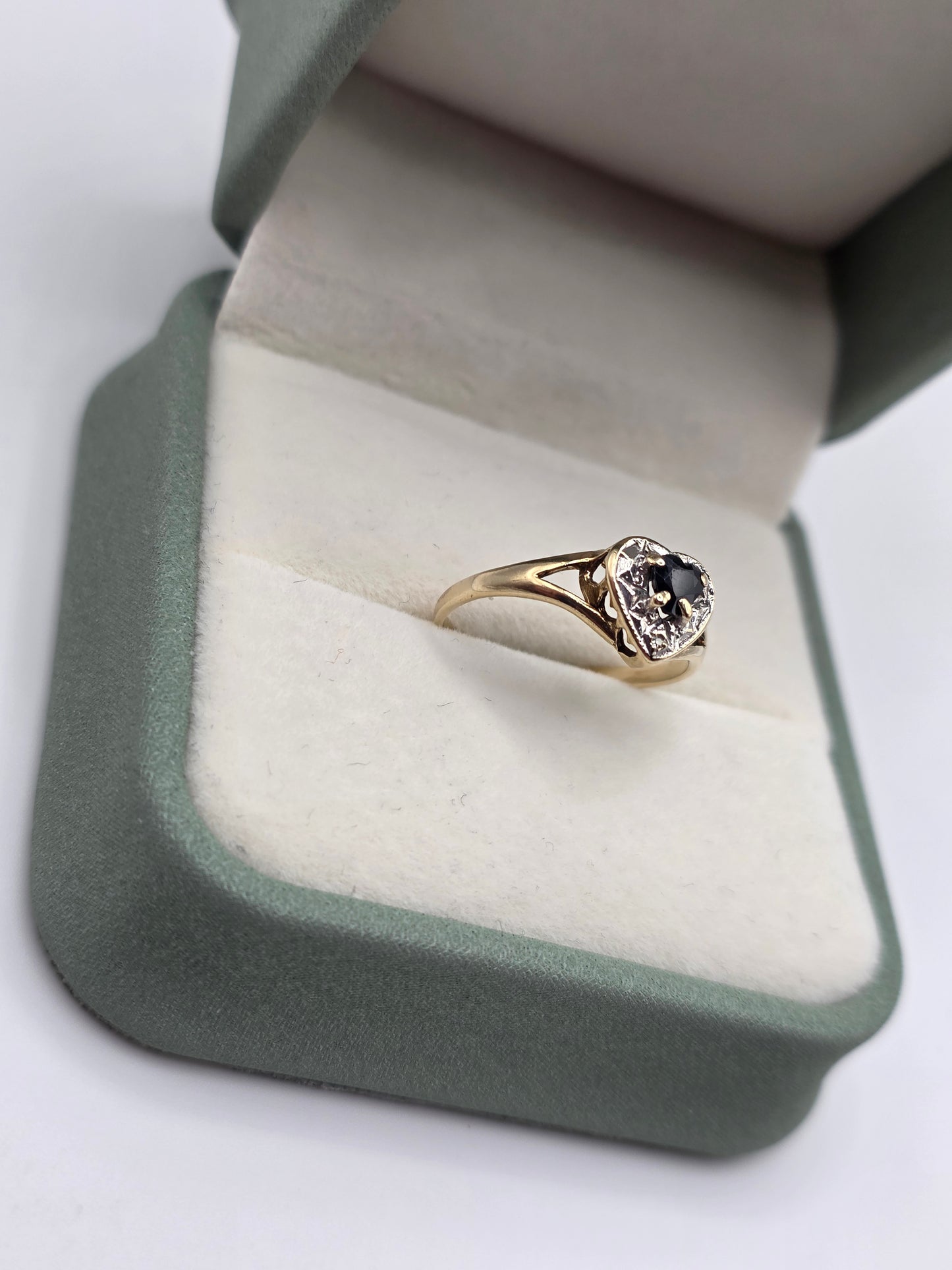 9ct gold sapphire and diamond heart ring