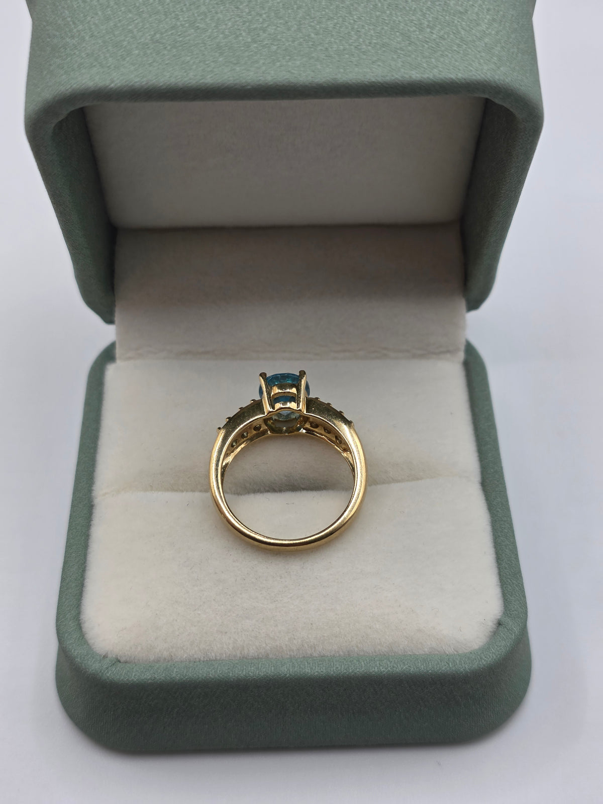 Heavy 9ct gold topaz ring