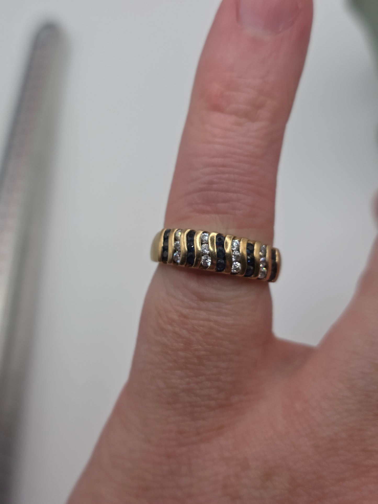 9ct gold sapphire and cz ring