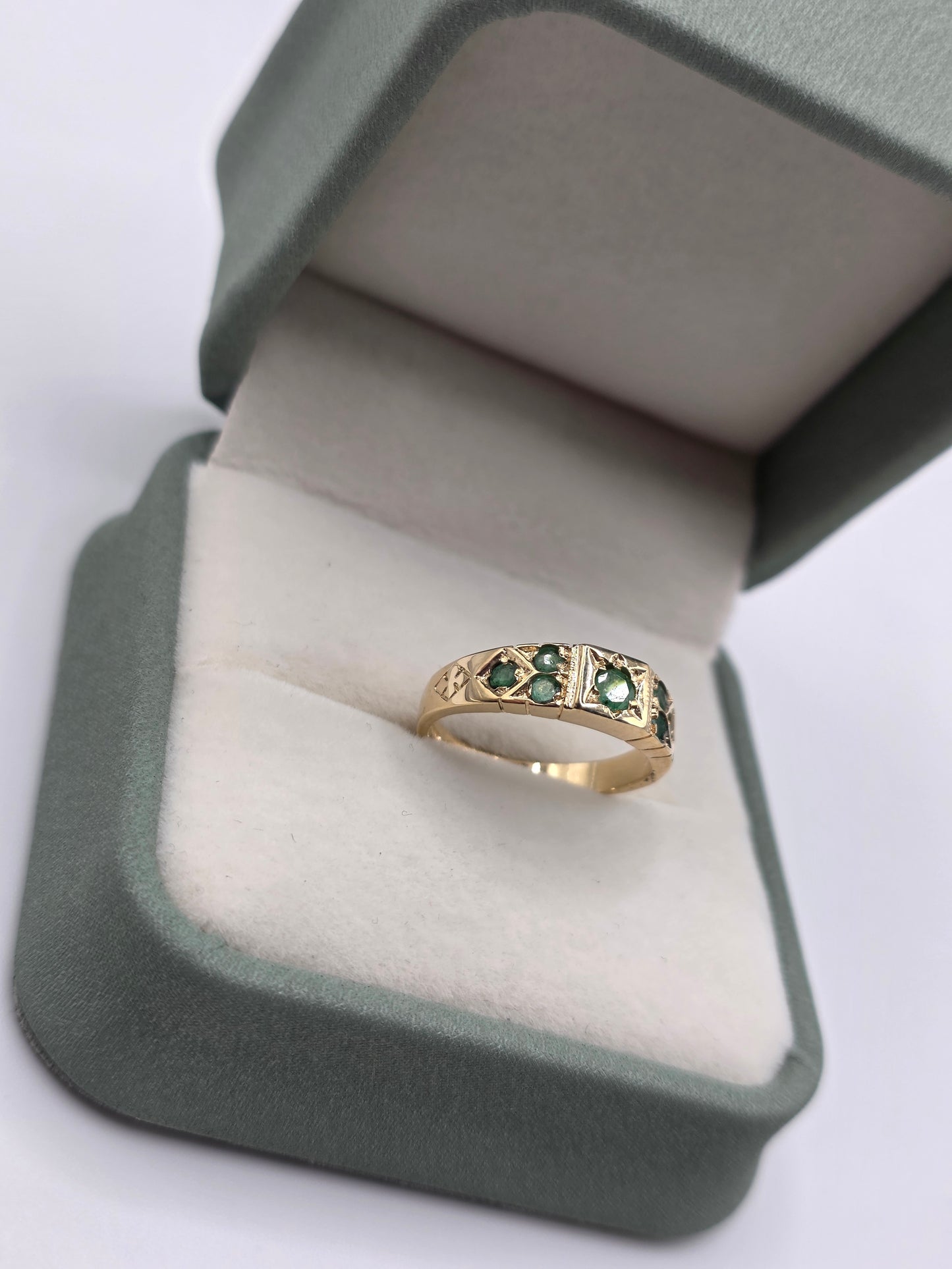 9ct gold emerald ring