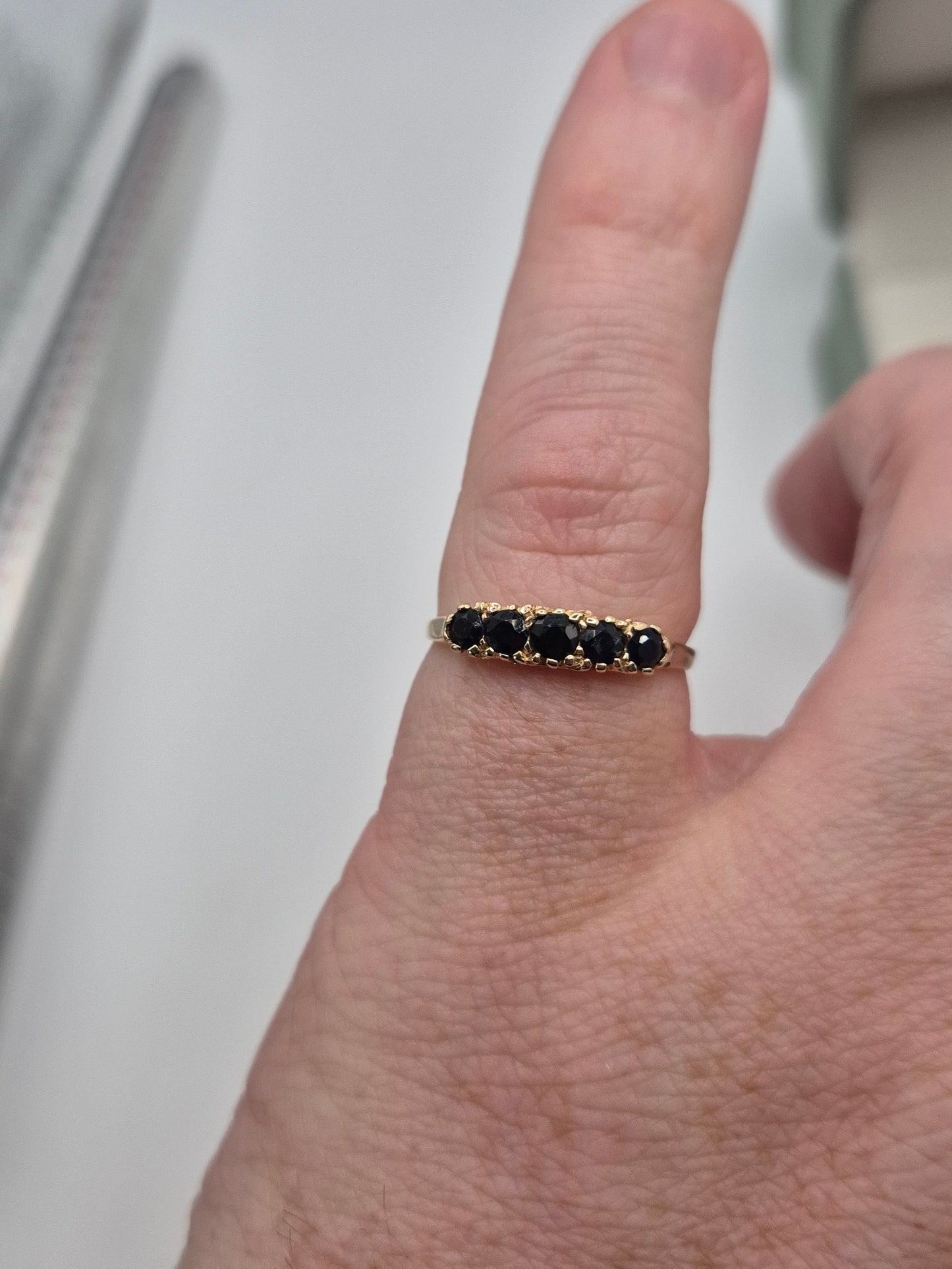 9ct gold sapphire ring