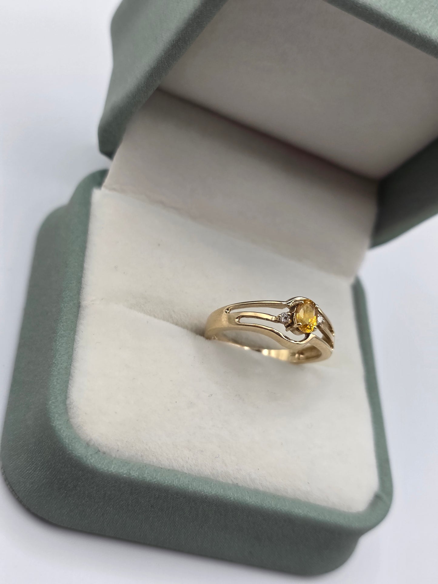 9ct gold citrine and diamond ring