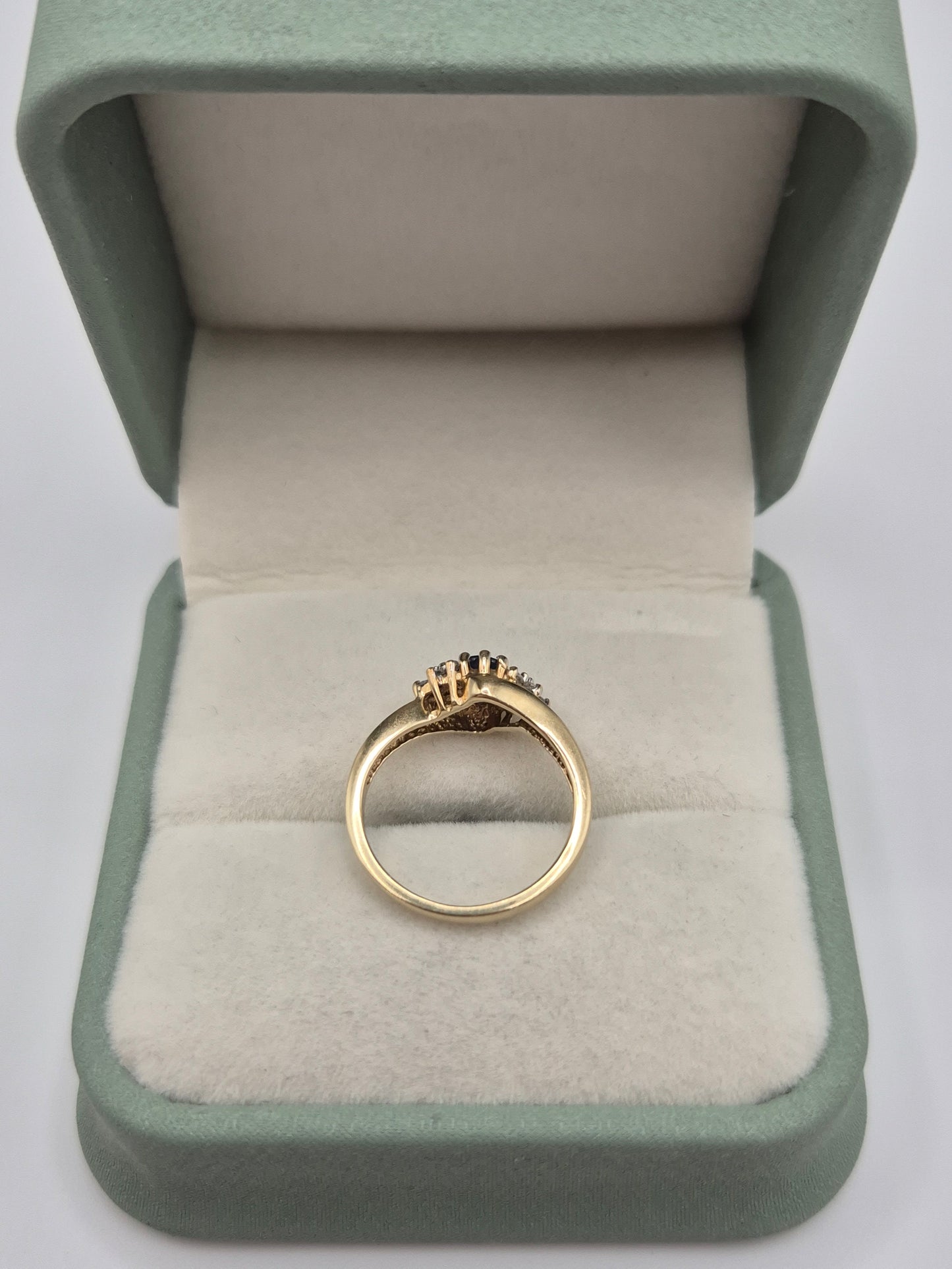 9ct gold sapphire and diamond ring