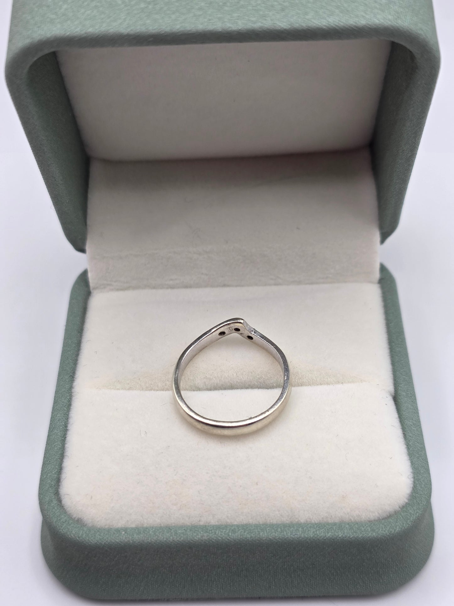 9ct white gold diamond wishbone ring