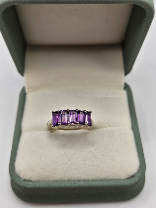 Silver amethyst ring