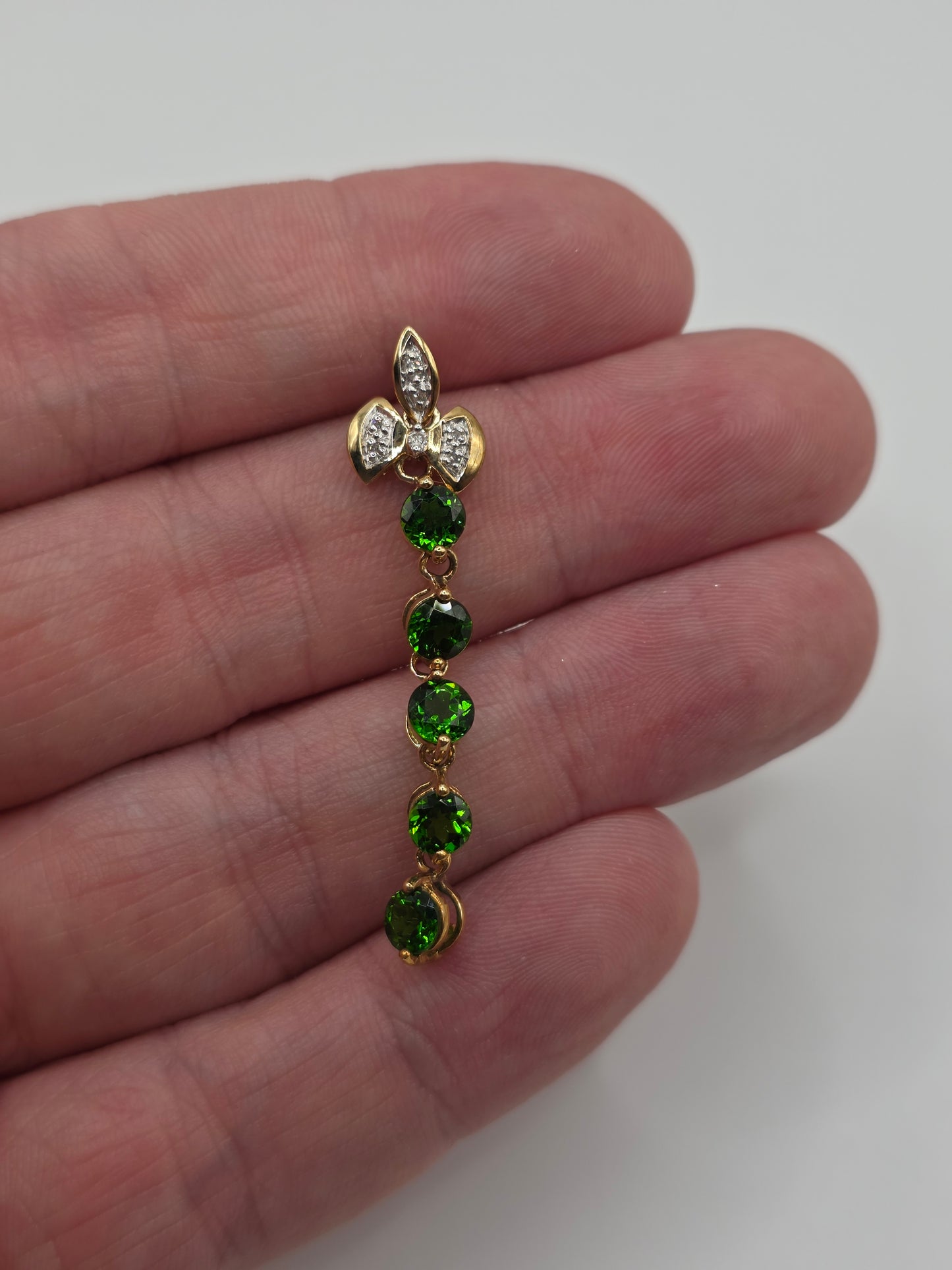 9ct gold diopside and diamond pendant