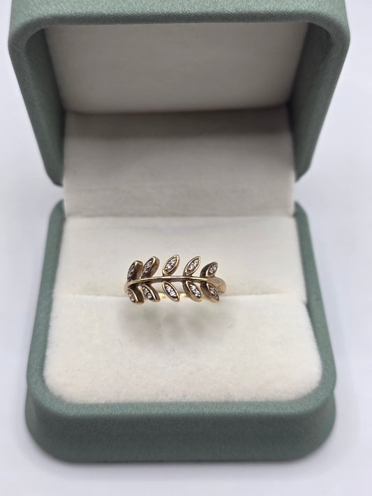 9ct gold cz leaf ring