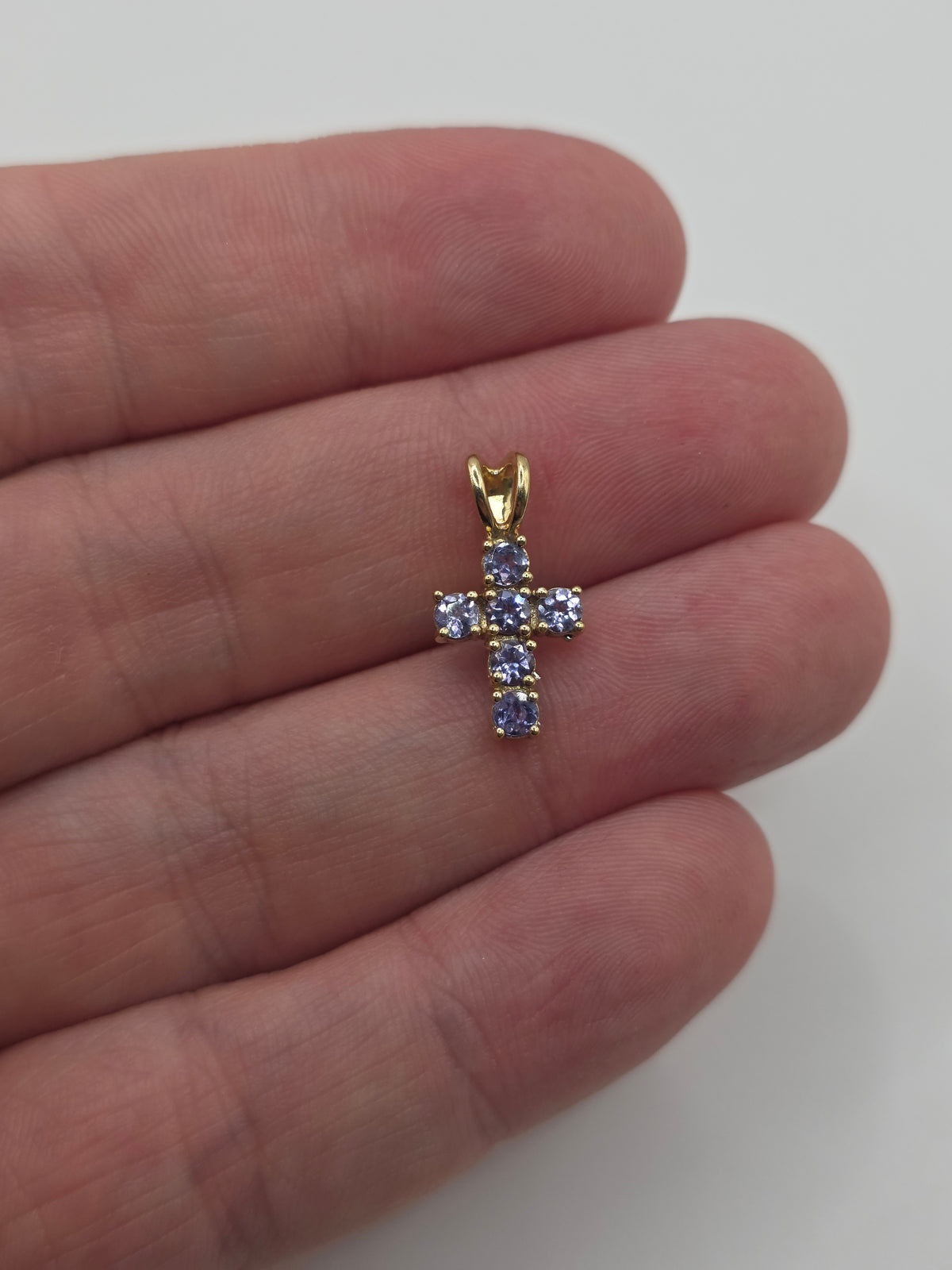 9ct gold tanzanite cross pendant