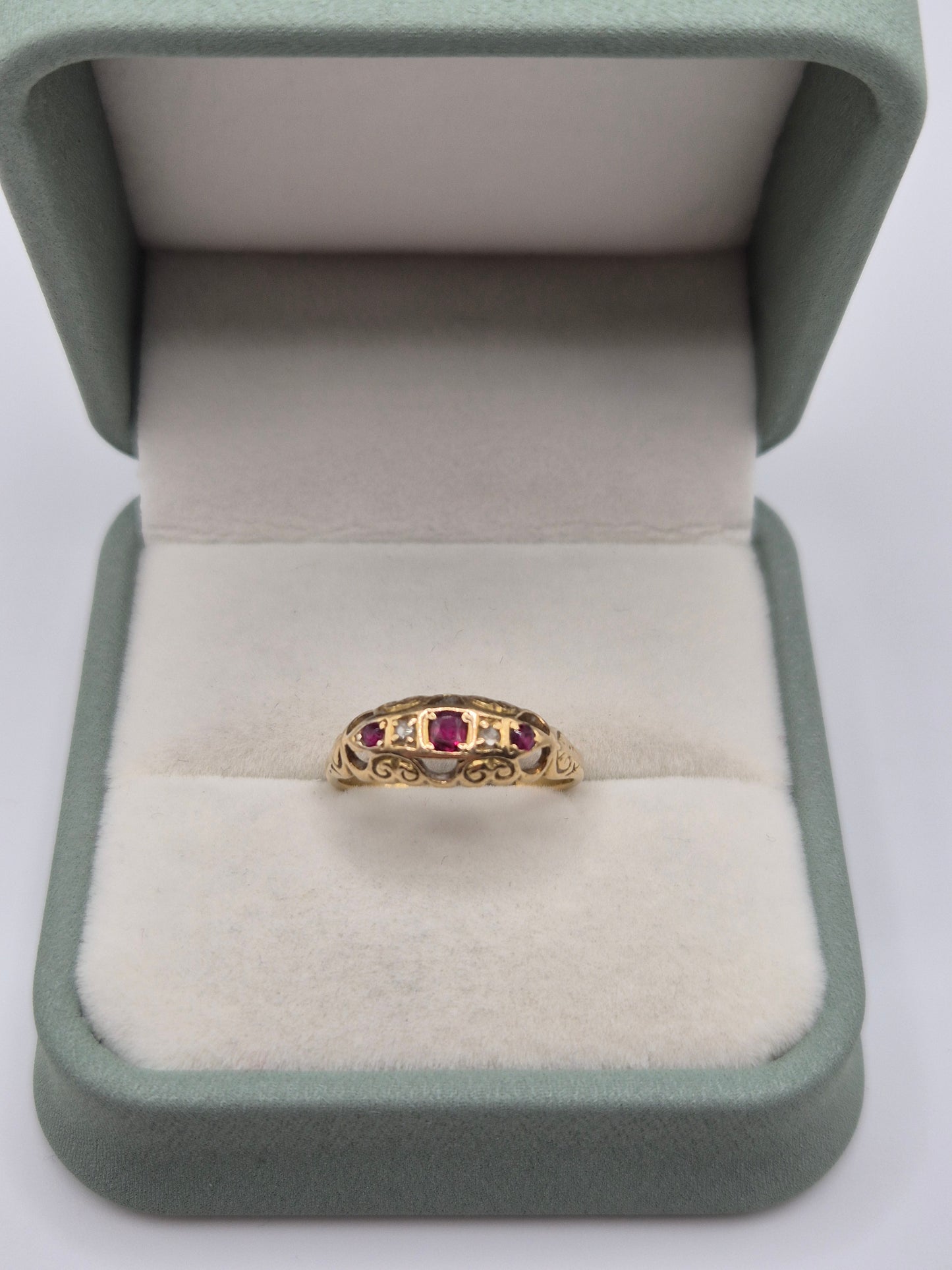 Antique 18ct gold ruby and diamond ring