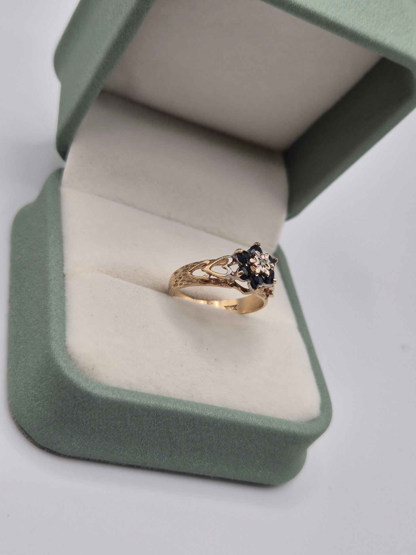 9ct gold sapphire and diamond ring