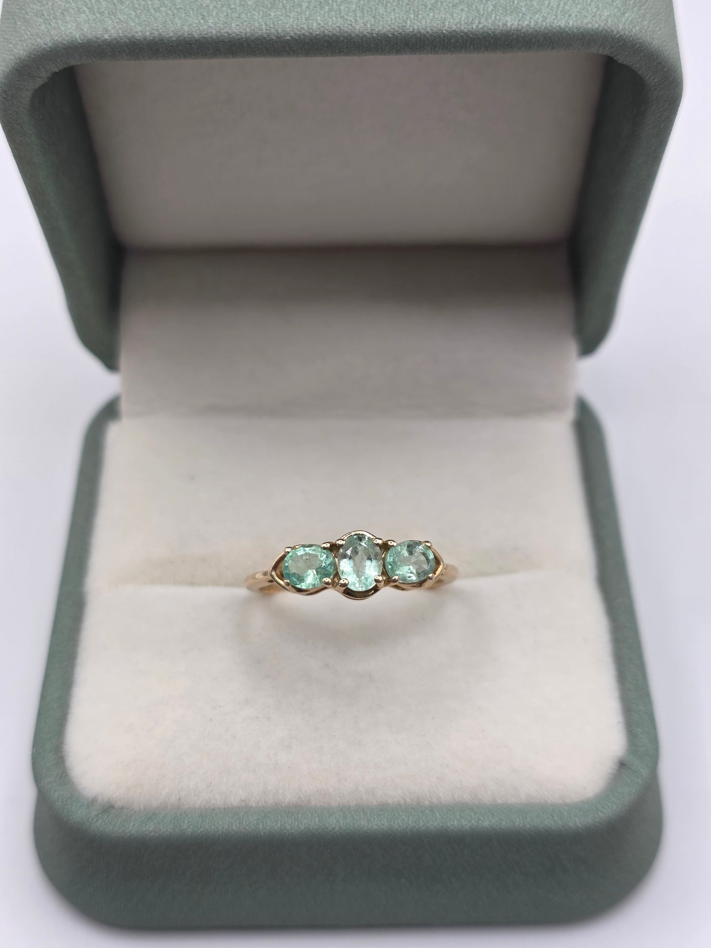 9ct gold emerald ring