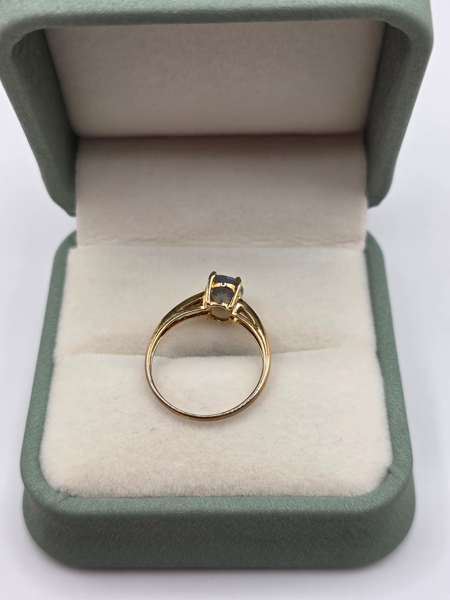 9ct gold fluorite and diamond ring