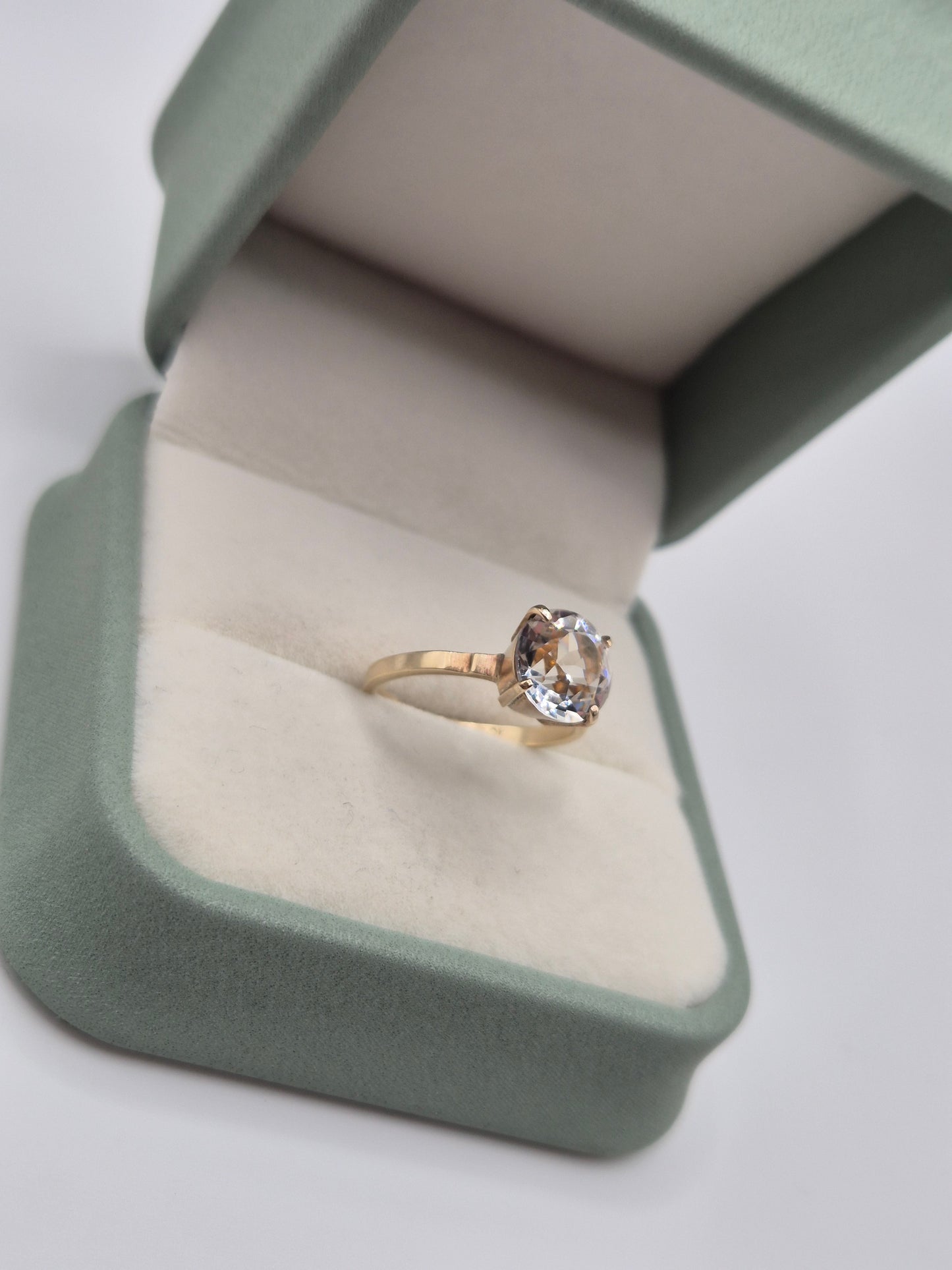 9ct gold cz ring