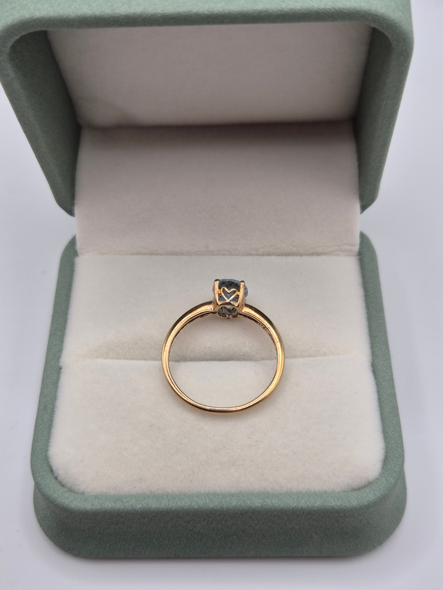 9ct gold topaz ring