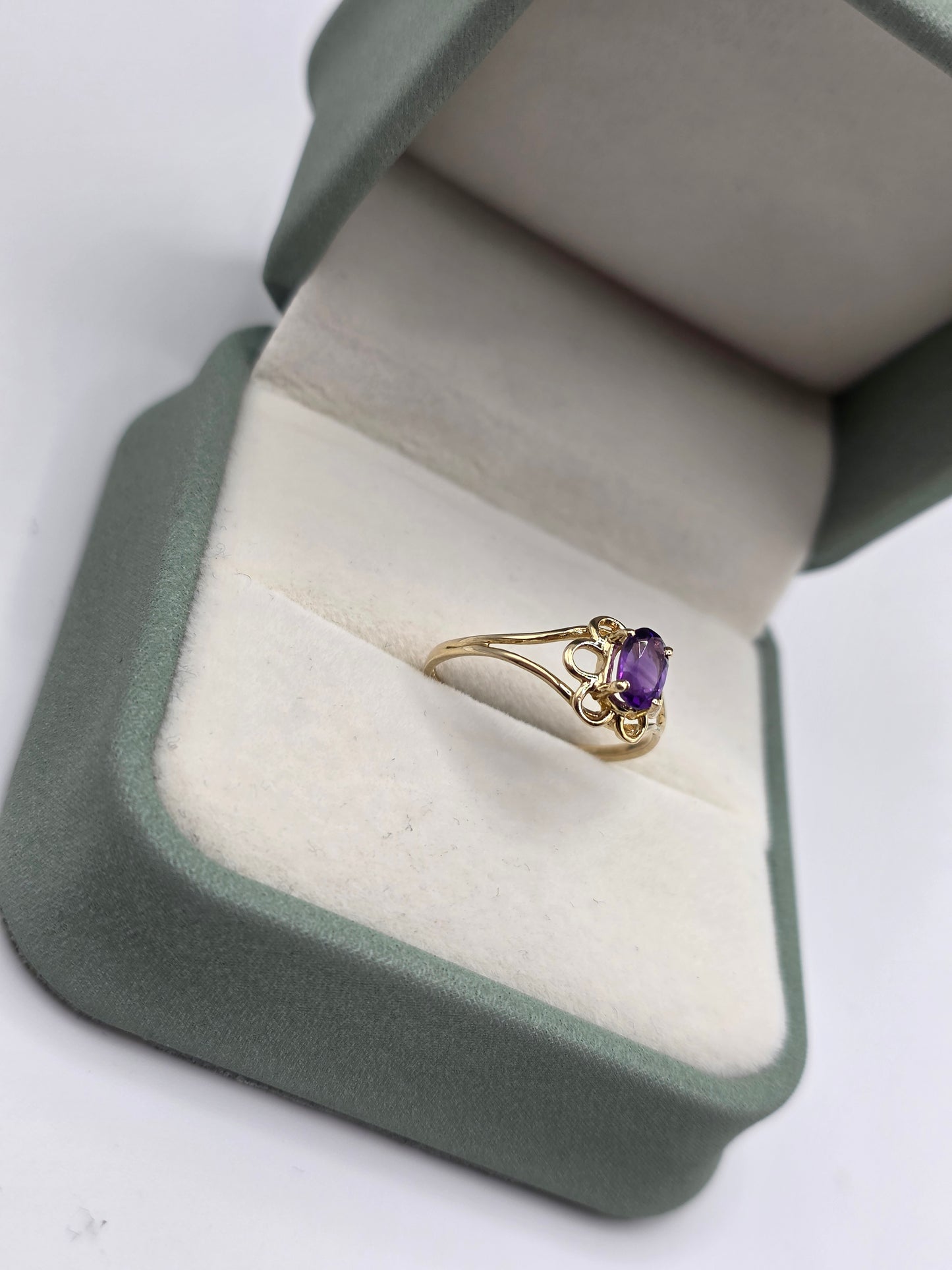 9ct gold amethyst ring