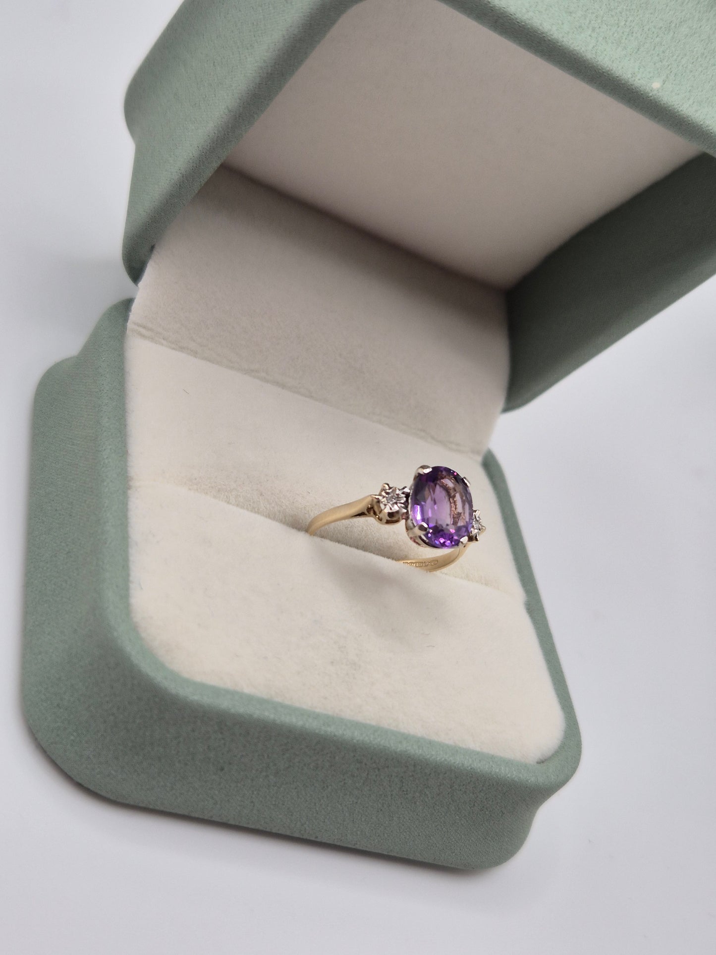 9ct gold amethyst and diamond ring